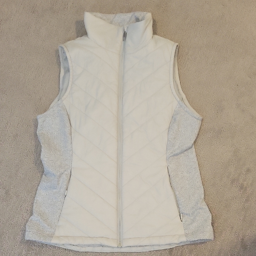 Kyodan White and Gray Quilted Vest